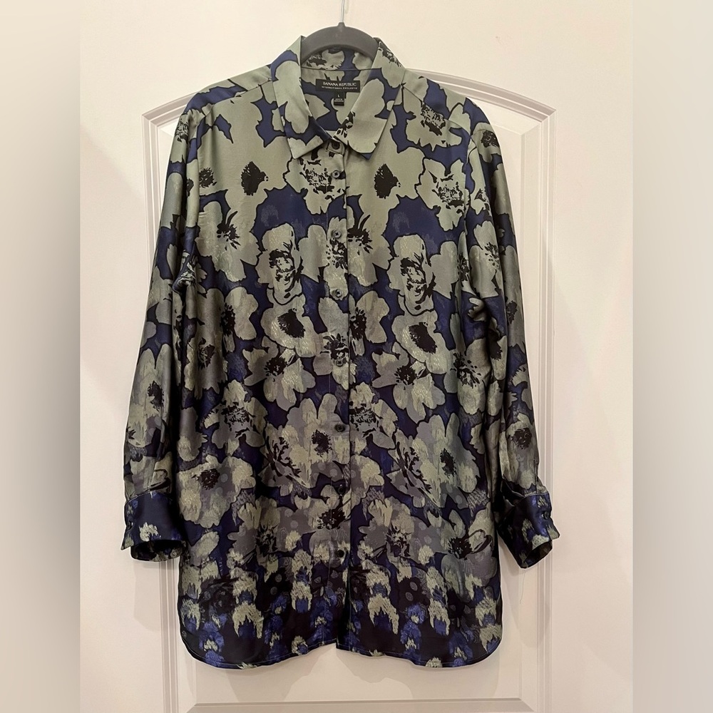 BANANA REPUBLIC Intern’l Exclusive Satin Floral Button Down Blouse L Green/Blue